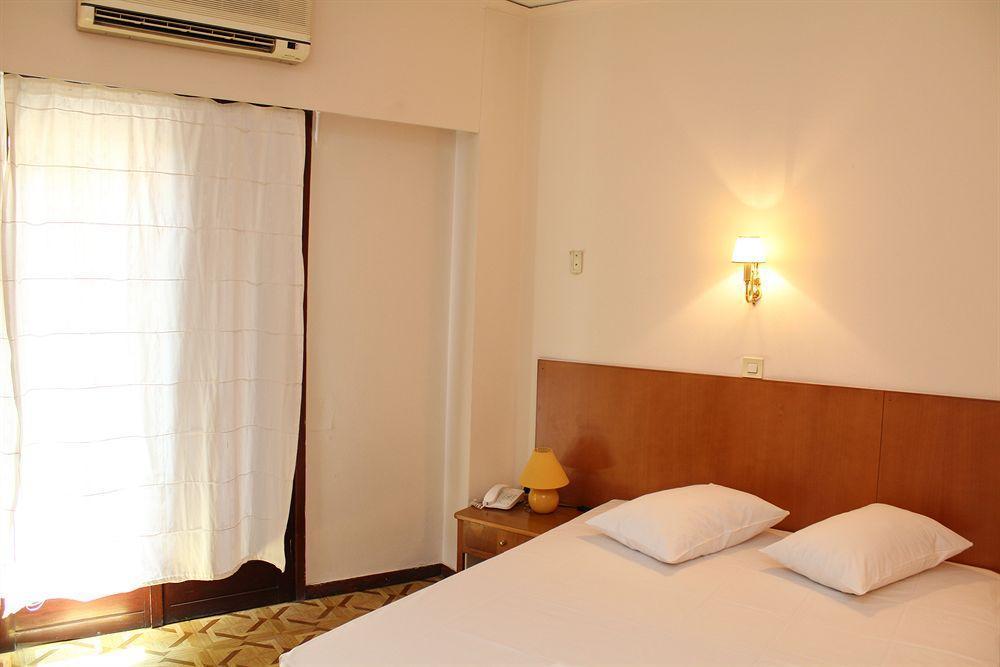 אתונה Nefeli Hotel מראה חיצוני תמונה
