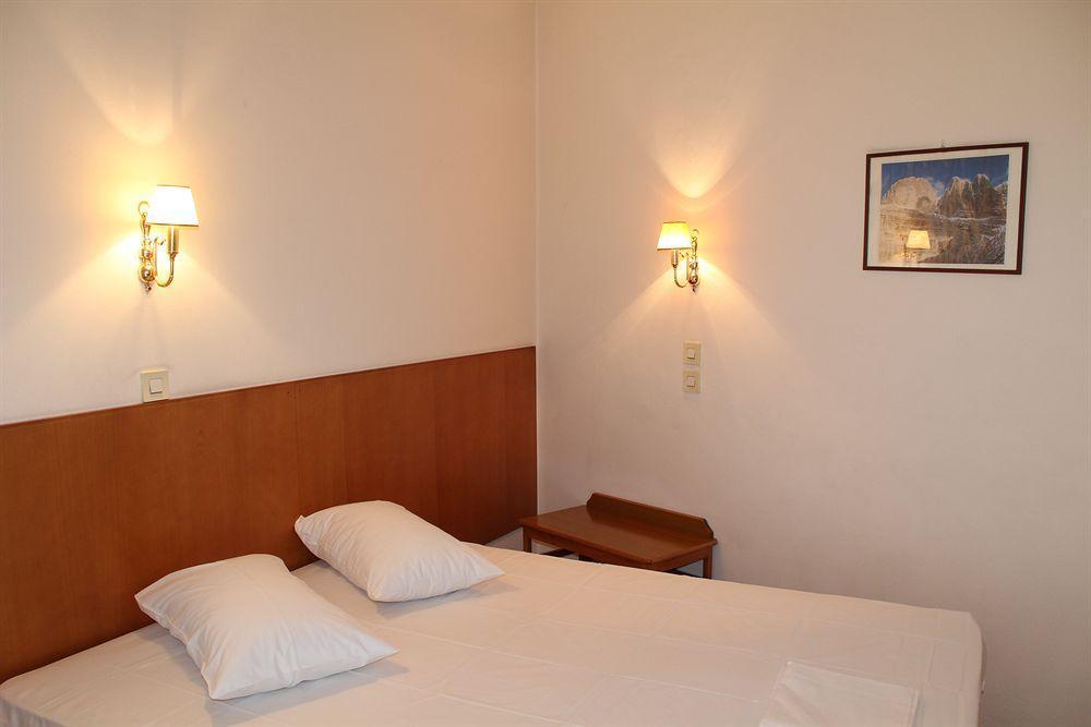 אתונה Nefeli Hotel מראה חיצוני תמונה
