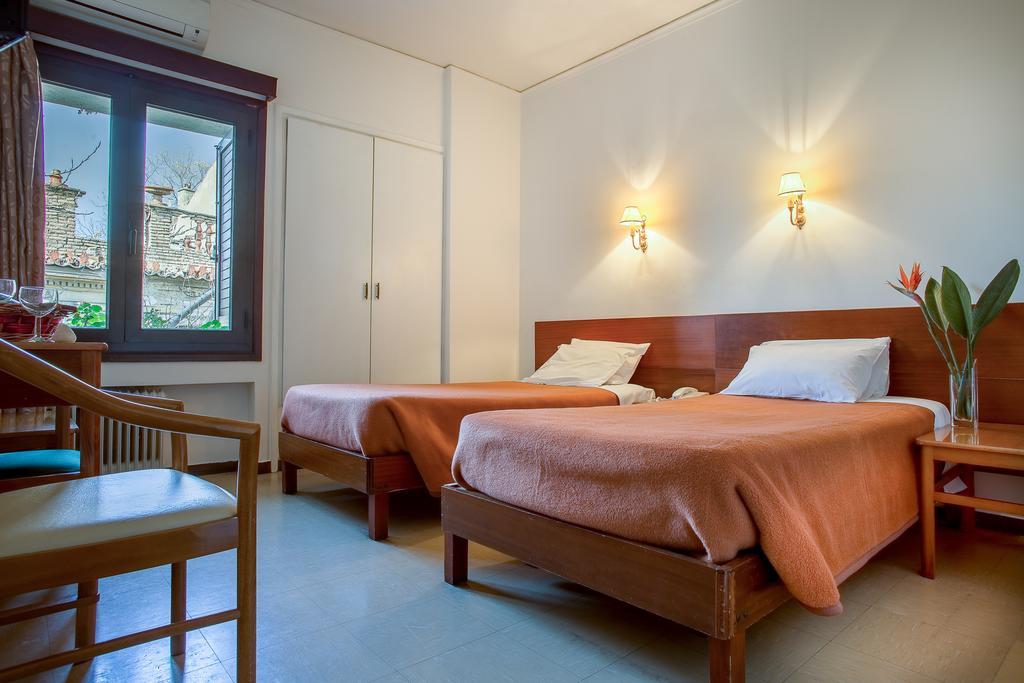 אתונה Nefeli Hotel מראה חיצוני תמונה