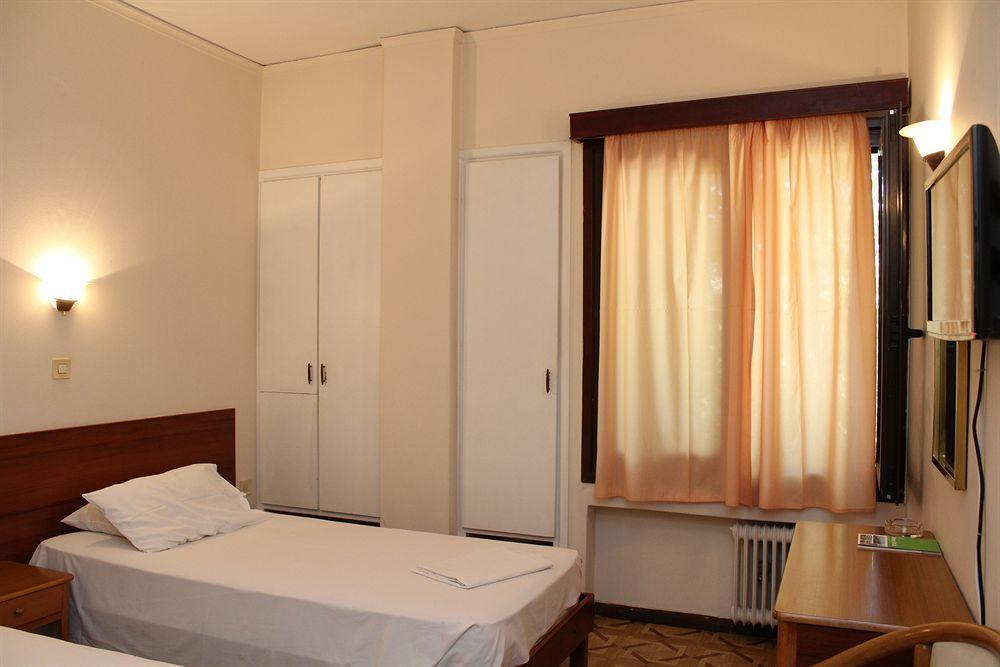 אתונה Nefeli Hotel מראה חיצוני תמונה