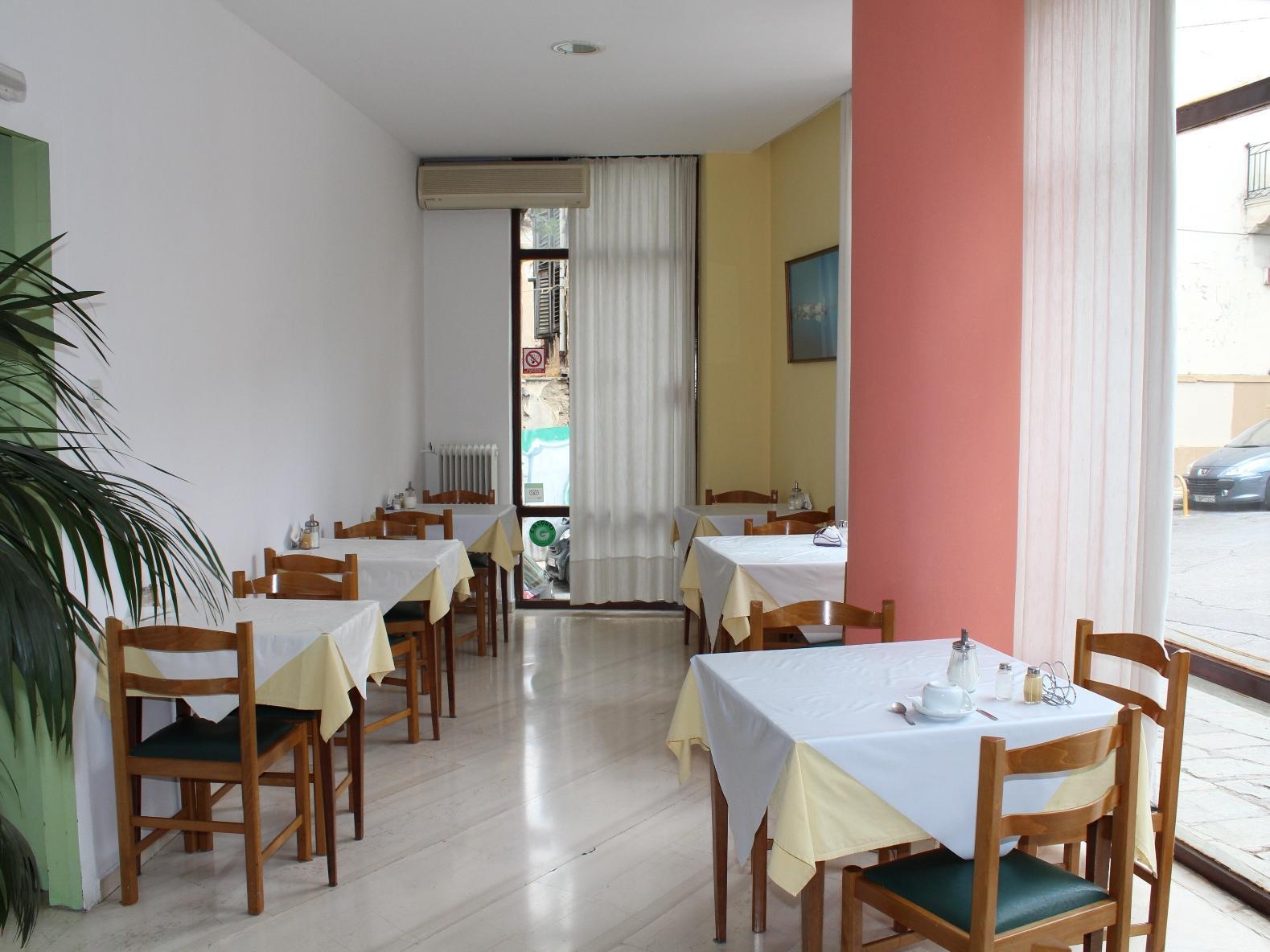 אתונה Nefeli Hotel מראה חיצוני תמונה