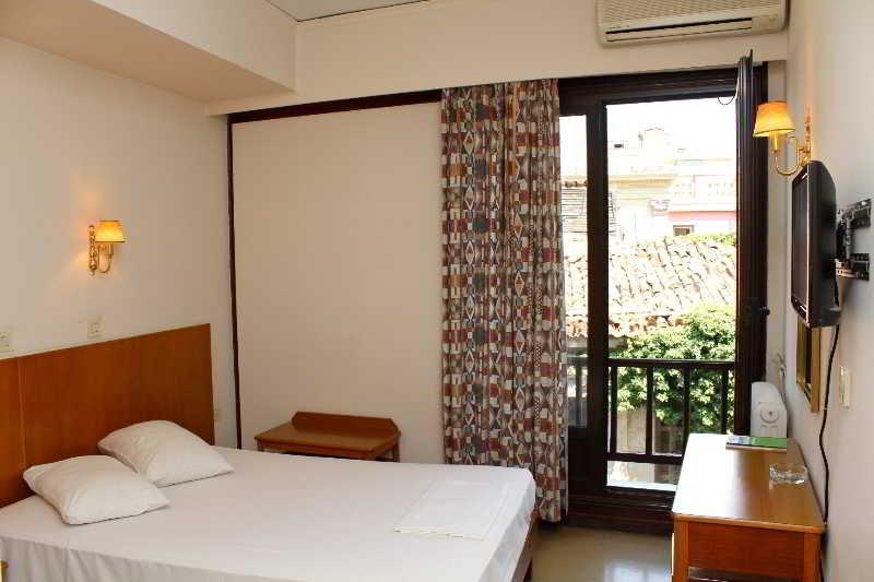 אתונה Nefeli Hotel מראה חיצוני תמונה